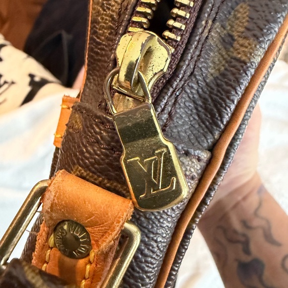 Louis Vuitton Monogram Messenger Bag in Brown and Tan - Picture 6 of 11